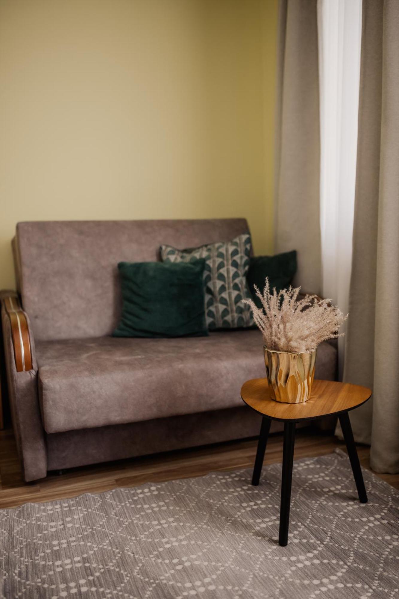 Saules Iela 2A Aparthotel Saldus Exteriör bild
