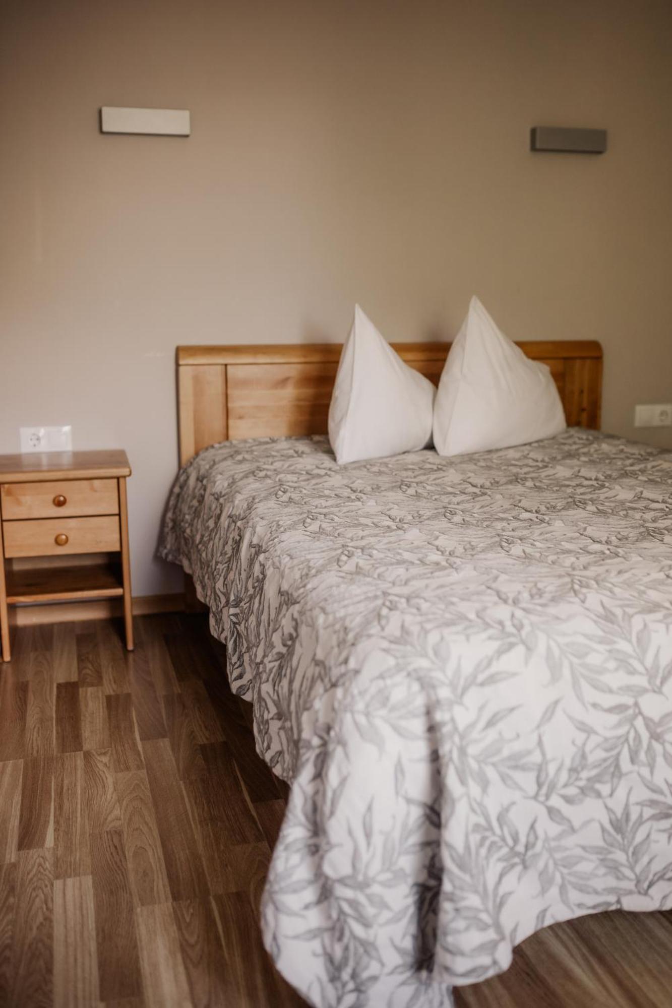 Saules Iela 2A Aparthotel Saldus Exteriör bild