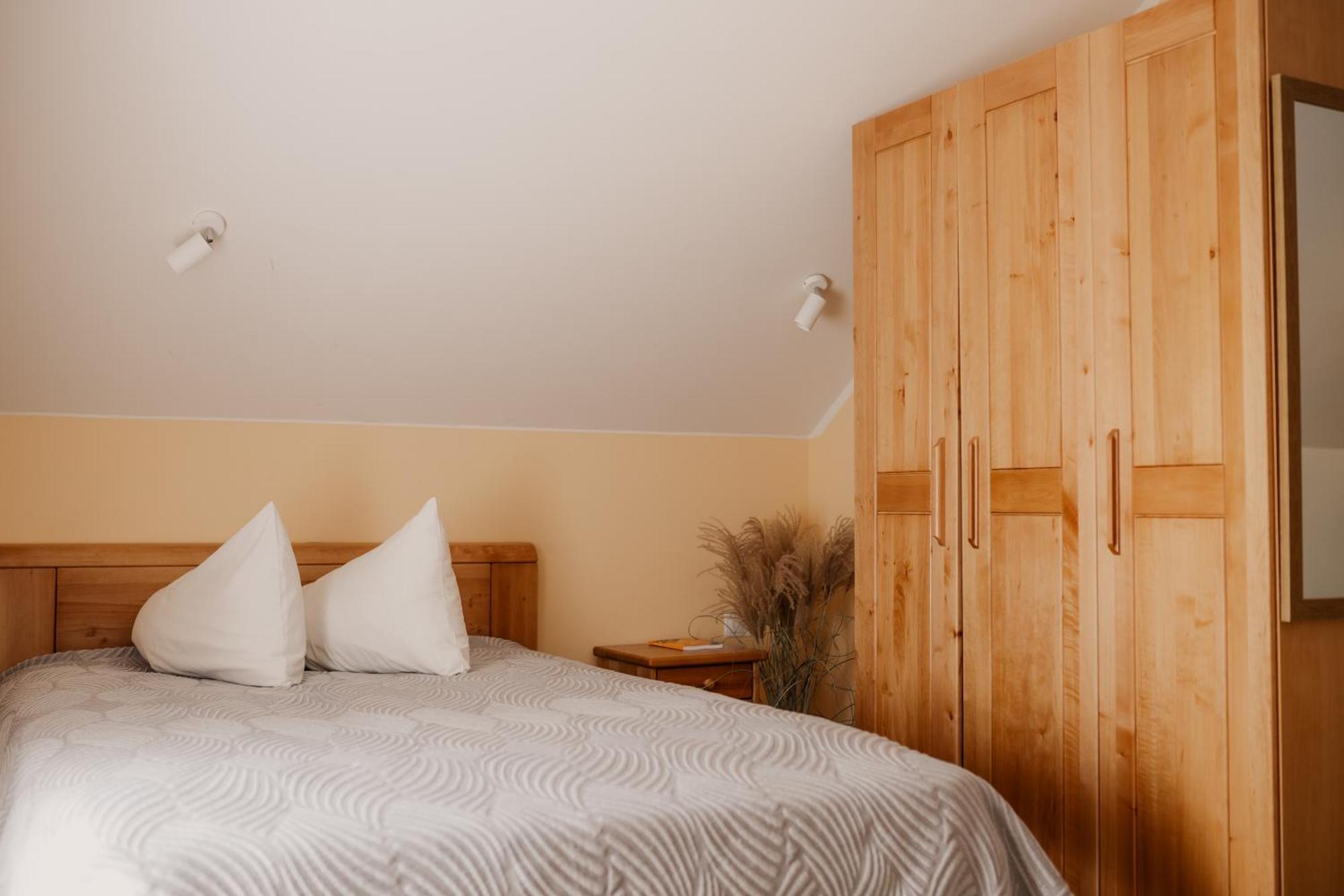 Saules Iela 2A Aparthotel Saldus Rum bild