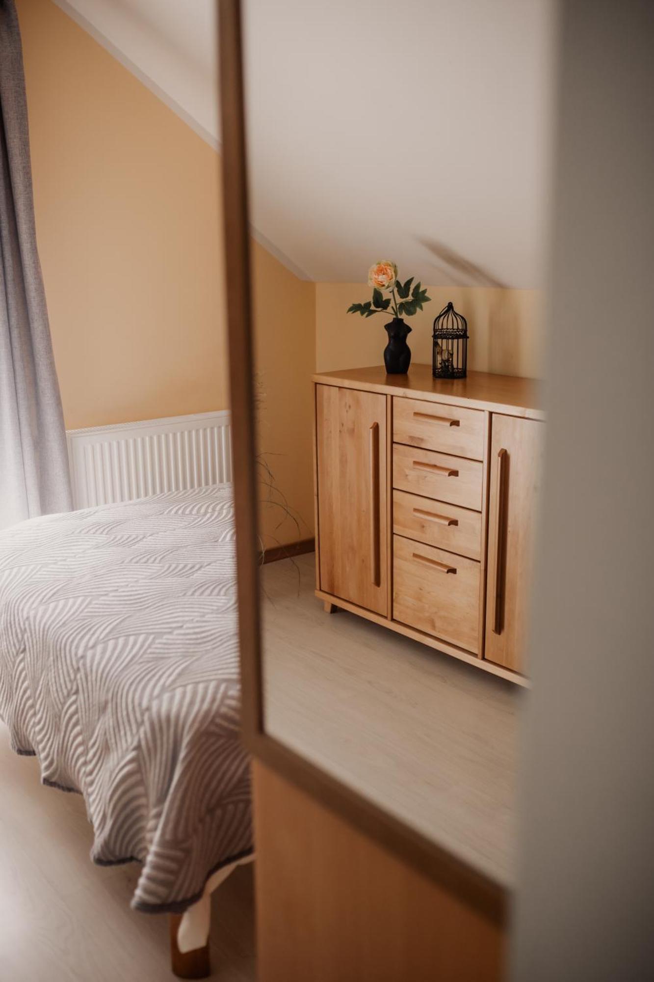 Saules Iela 2A Aparthotel Saldus Rum bild