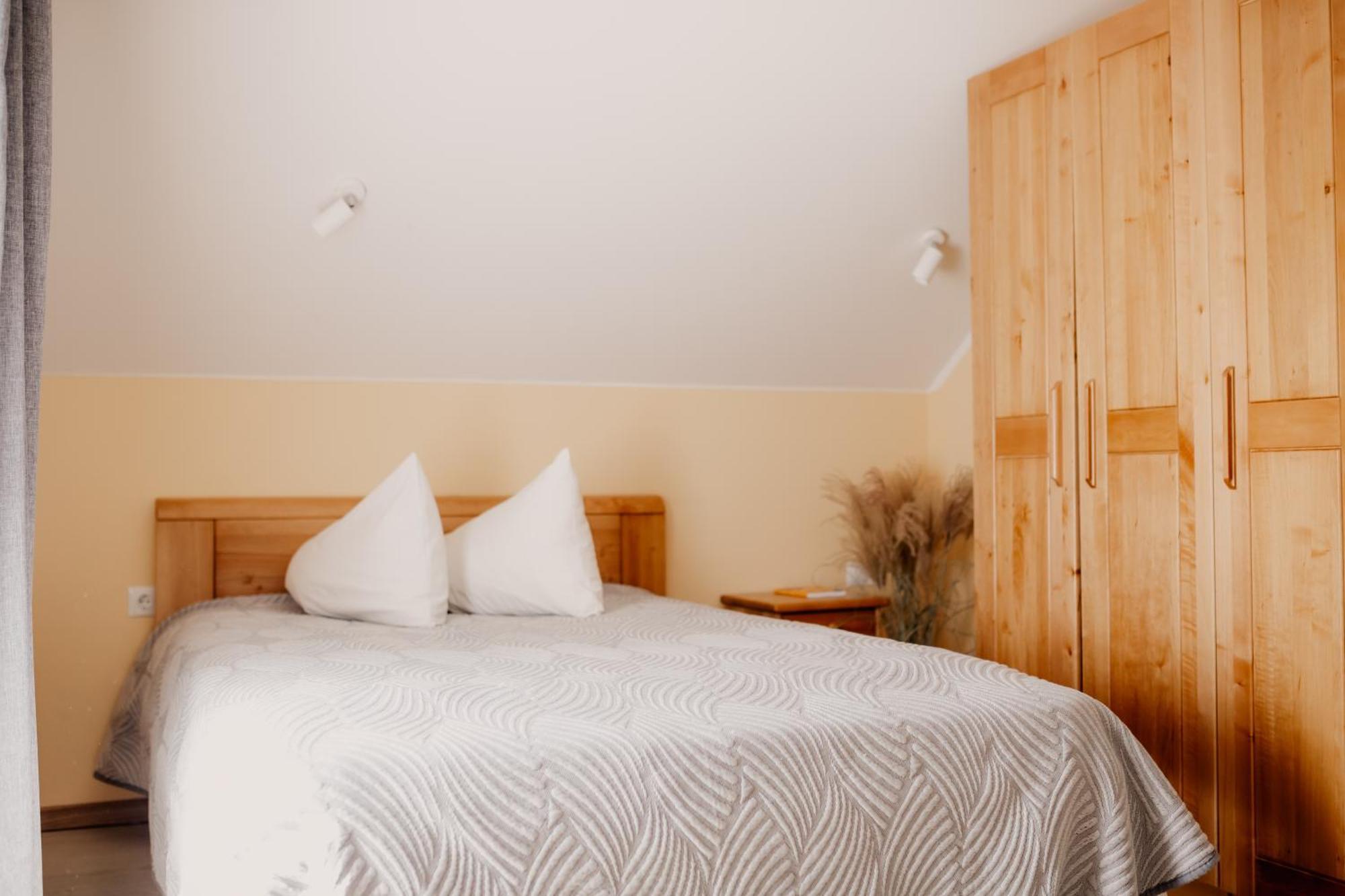 Saules Iela 2A Aparthotel Saldus Rum bild