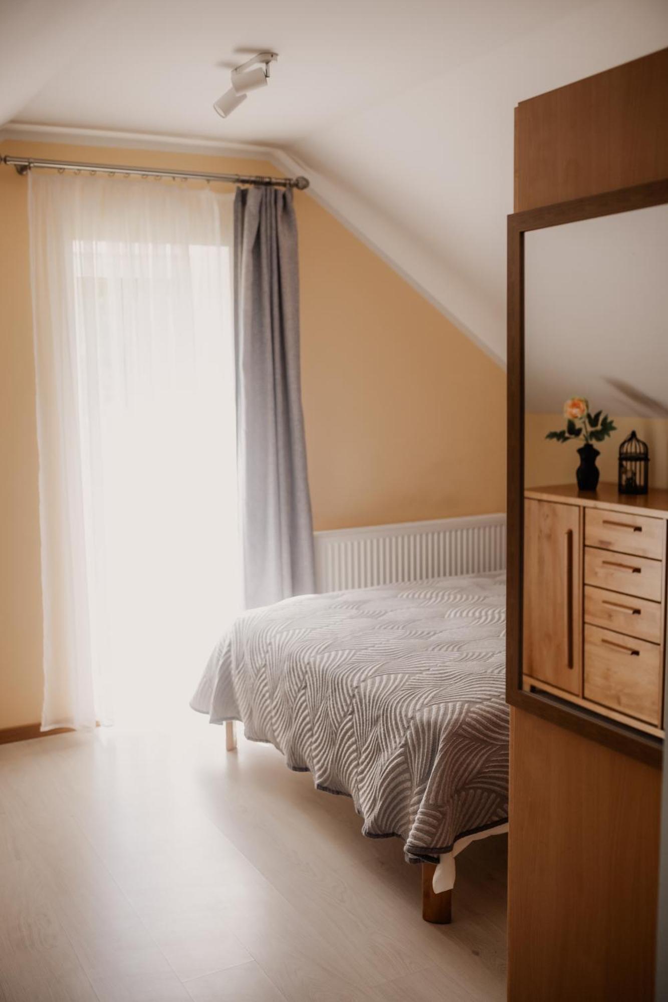Saules Iela 2A Aparthotel Saldus Rum bild